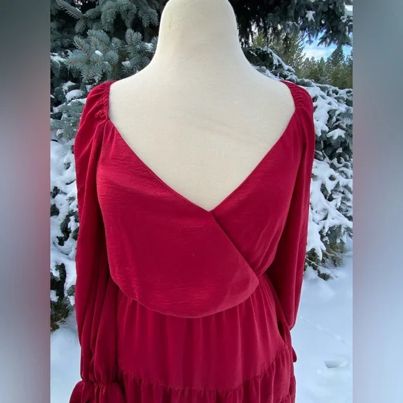 Burgundy long sleeve Vici dress size medium - Picture 2 of 8